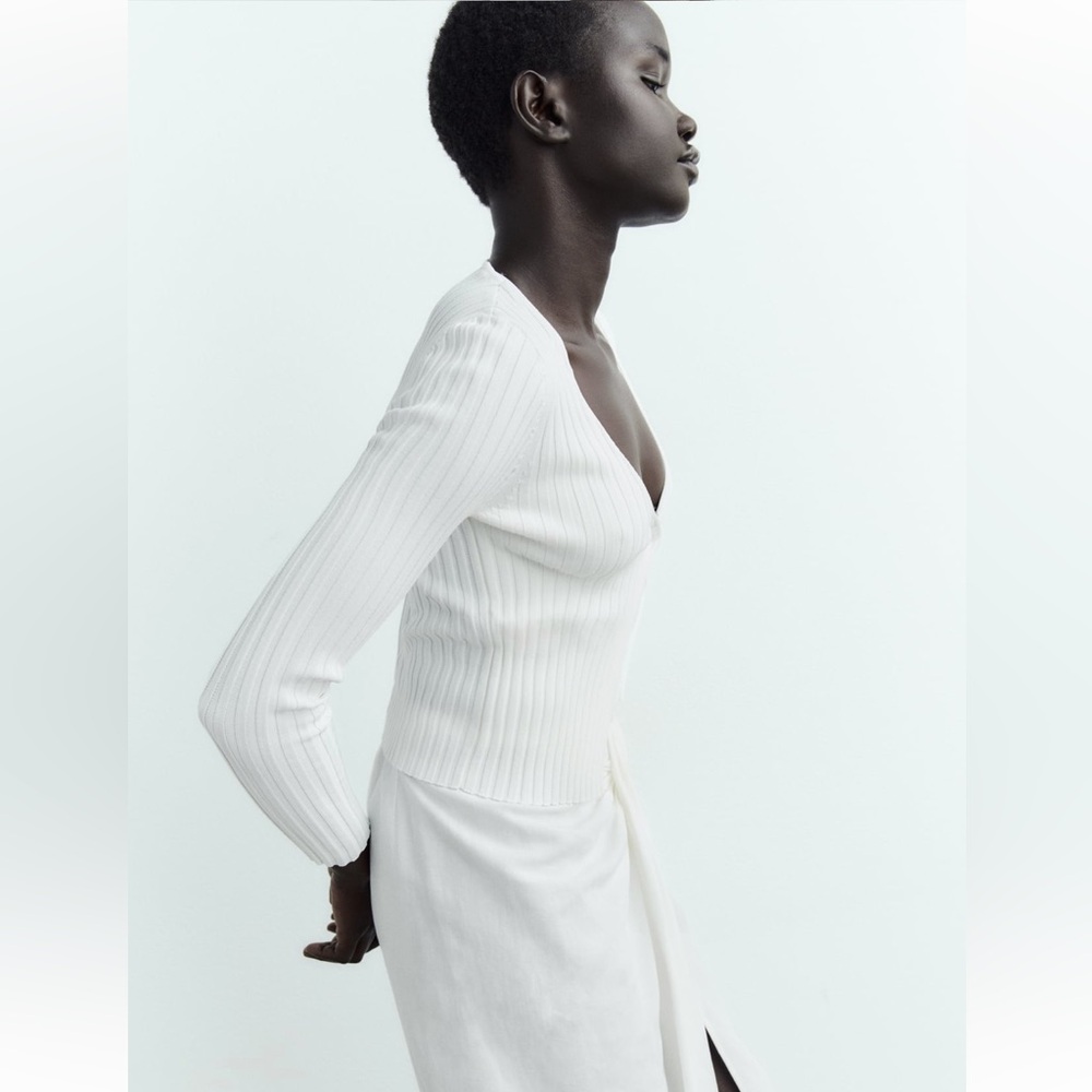 Zara Ribbed Knit Top! White - Picture 4 of 11